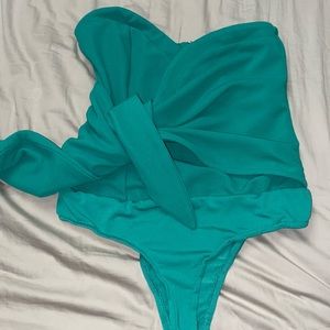 4SI3NNA Green bodysuit
